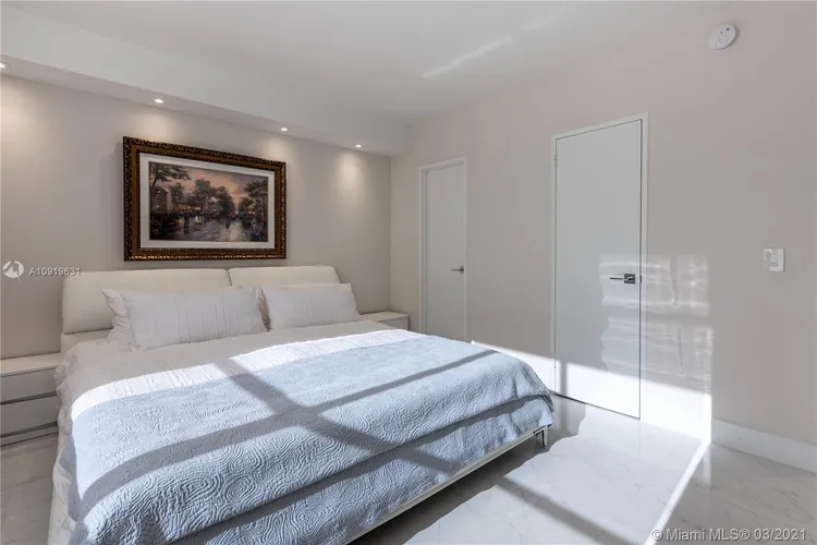 The Plaza of Bal Harbour #507 image #17