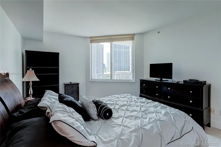 One Miami #1821 image #24