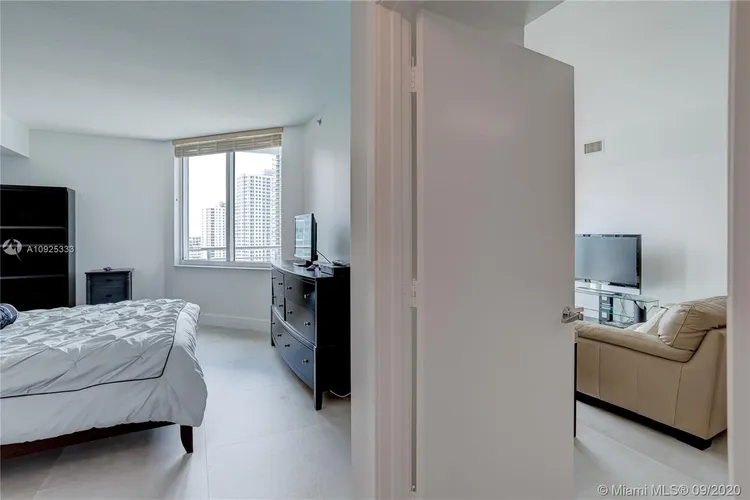 One Miami #1821 image #25