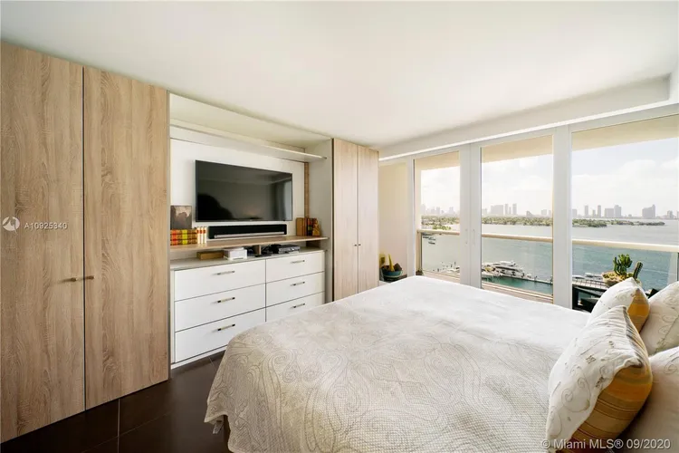 Sunset Harbour South #1410 image #19