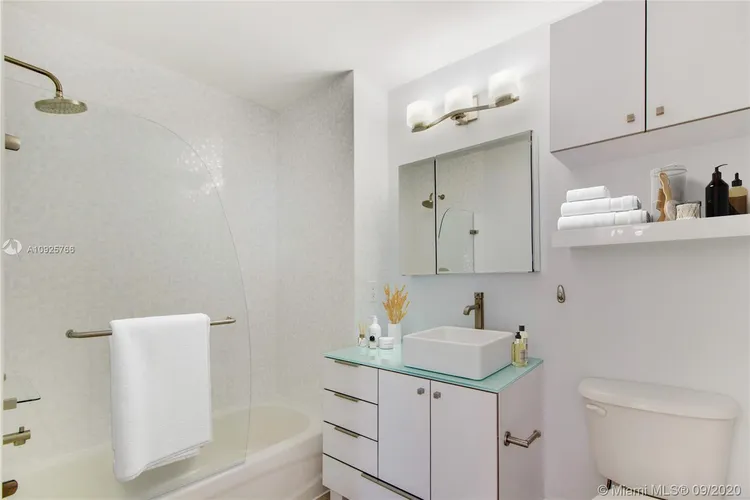 1800 Biscayne Plaza #205 image #16