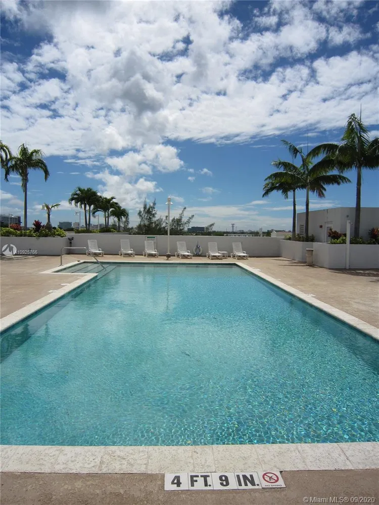 1800 Biscayne Plaza #205 image #20