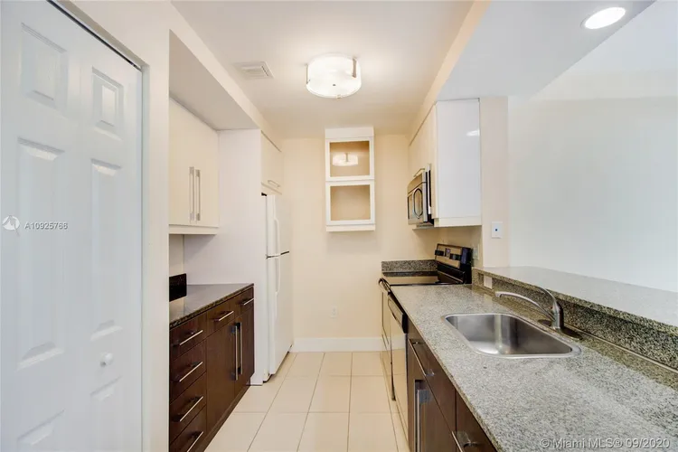 1800 Biscayne Plaza #205 image #7