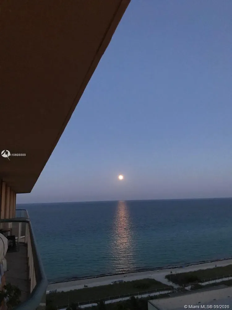 Champlain Towers East #12G image #20