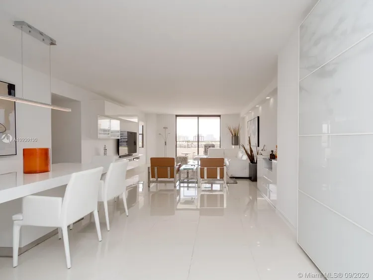 Olympus Towers and Marina #701 image #14