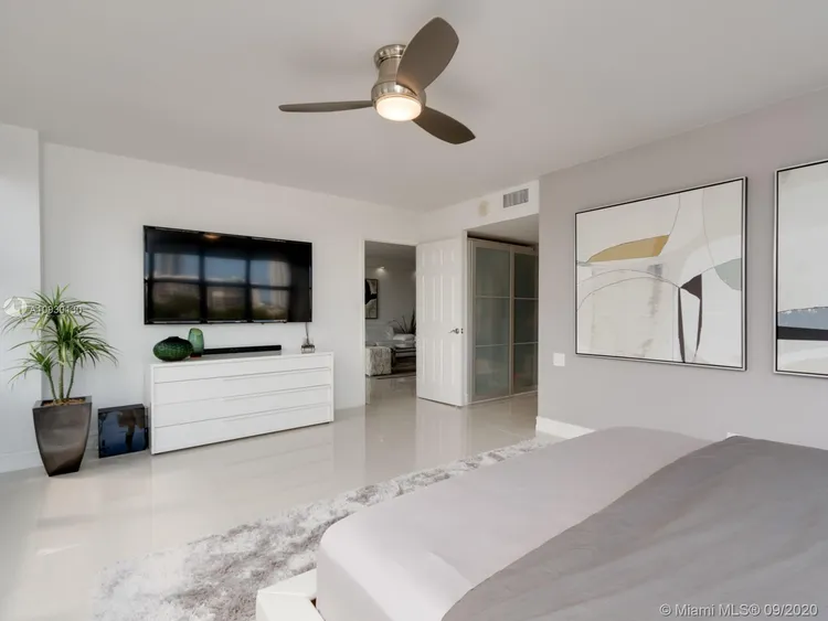 Olympus Towers and Marina #701 image #24