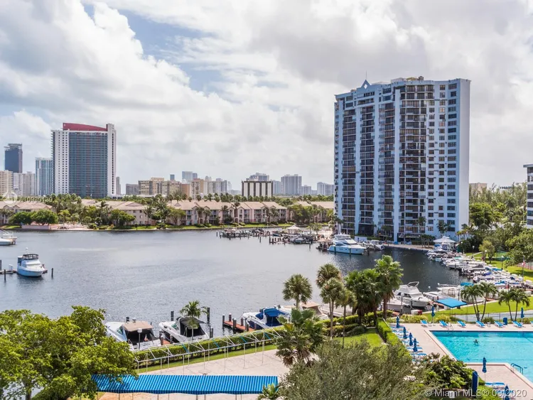 Olympus Towers and Marina #701 image #28