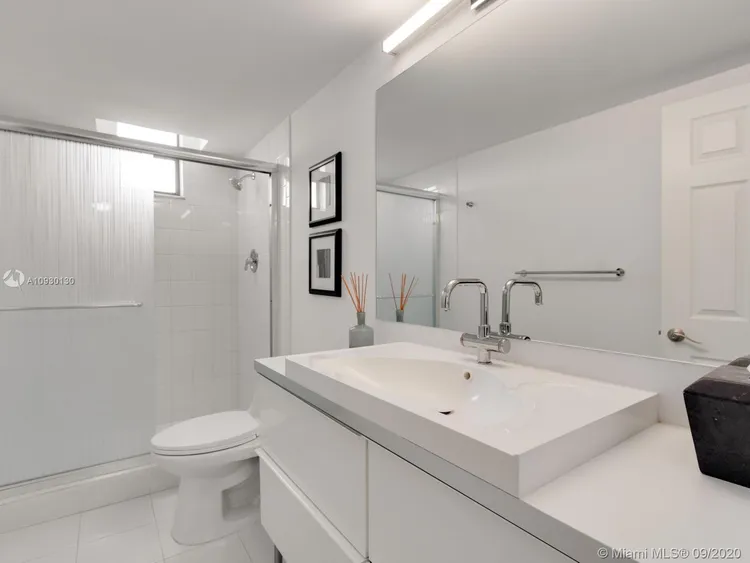 Olympus Towers and Marina #701 image #36