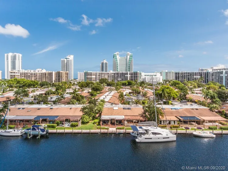 Olympus Towers and Marina #701 image #37