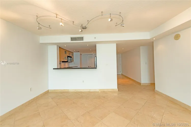 Skyline On Brickell #1006 image #6