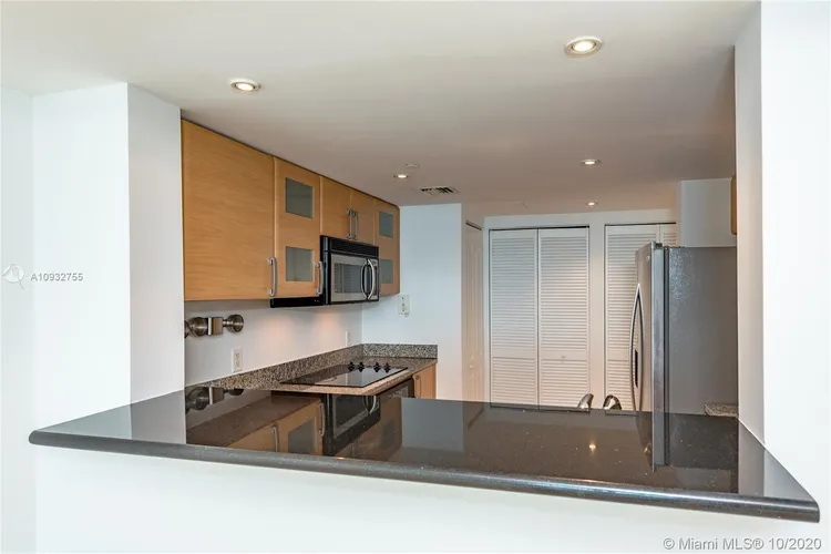 Skyline On Brickell #1006 image #7