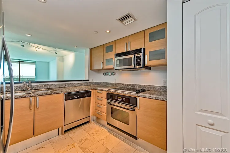 Skyline On Brickell #1006 image #8