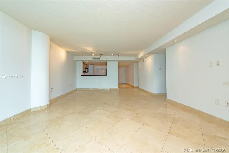 Skyline On Brickell #1006 image #9