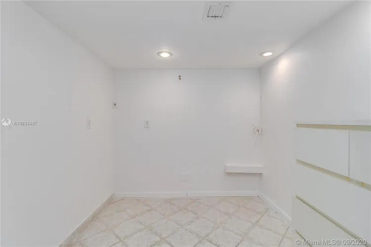 Ocean Point #402 image #10