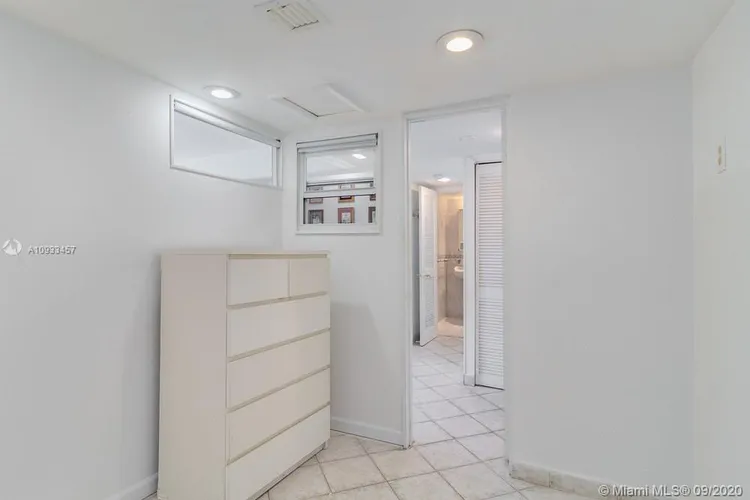 Ocean Point #402 image #11