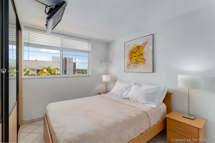 Ocean Point #402 image #8