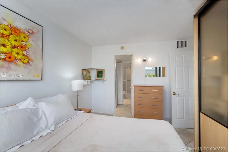 Ocean Point #402 image #9