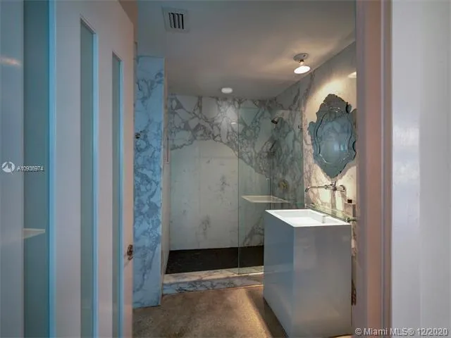 Ten Museum Park #PH4602 image #12