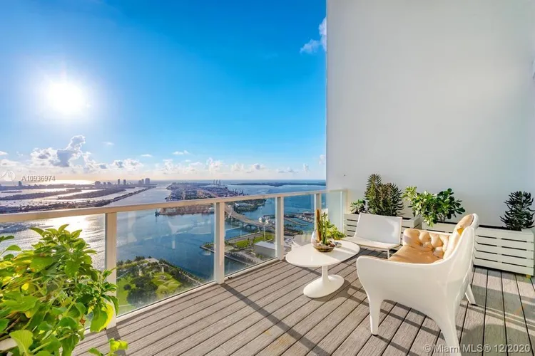 Ten Museum Park #PH4602 image #26