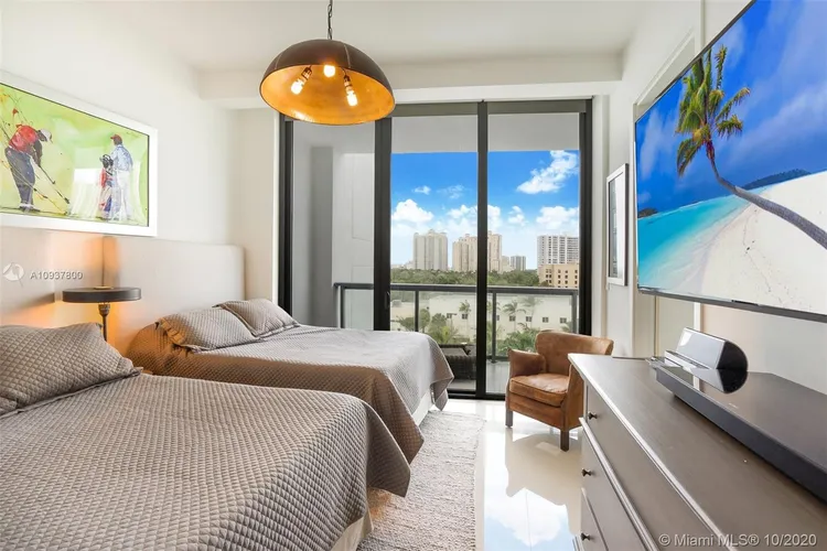 Echo Aventura #504 image #9