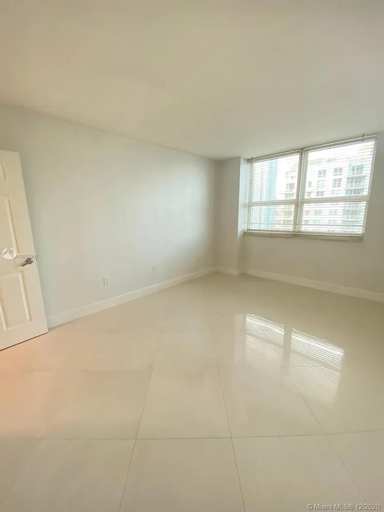 The Mark #2902 image #11