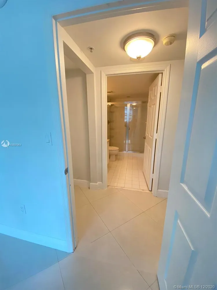 The Mark #2902 image #15