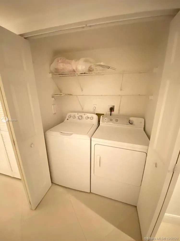 The Mark #2902 image #29