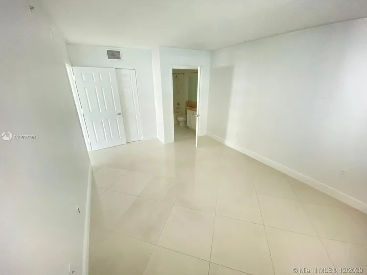 The Mark #2902 image #35