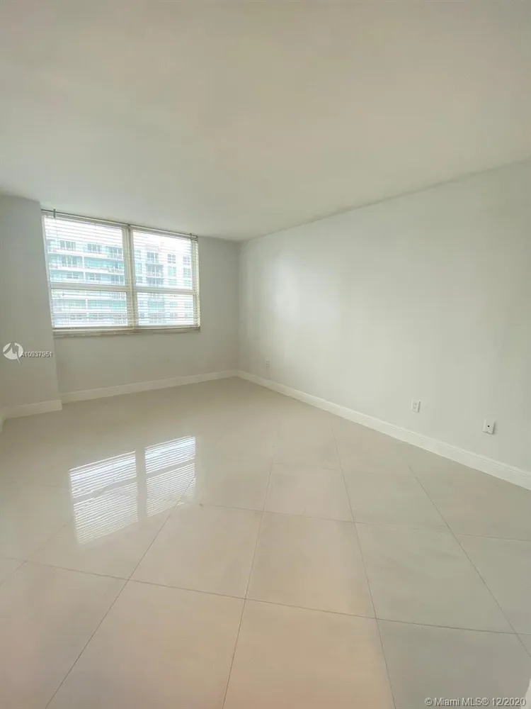 The Mark #2902 image #9