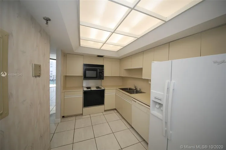 Brickell Key I #A707 image #7