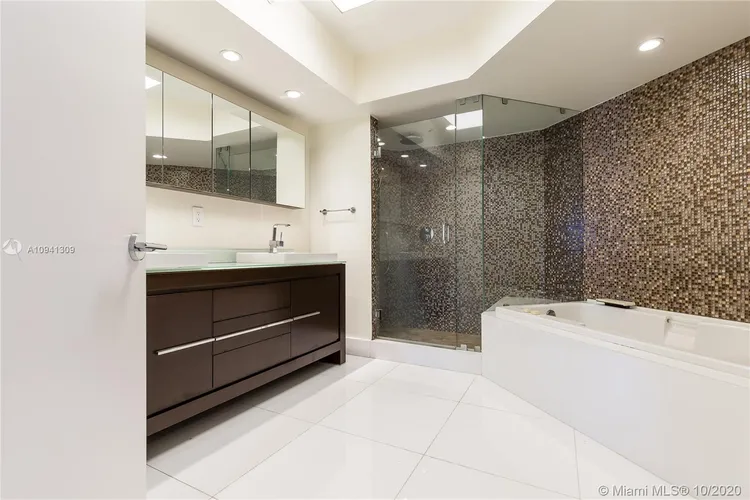 South Tower at the Point #2608 image #14