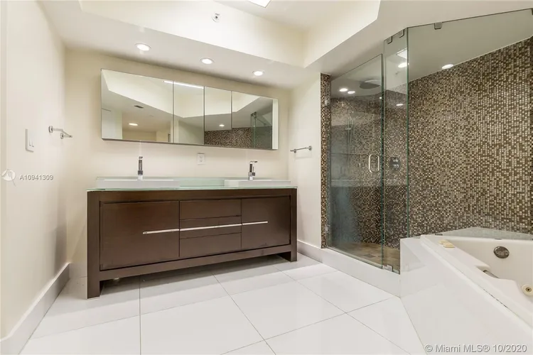 South Tower at the Point #2608 image #15