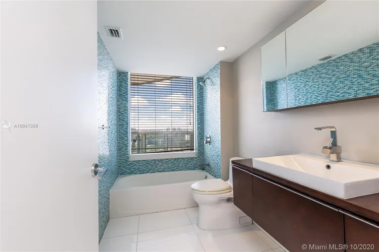 South Tower at the Point #2608 image #17