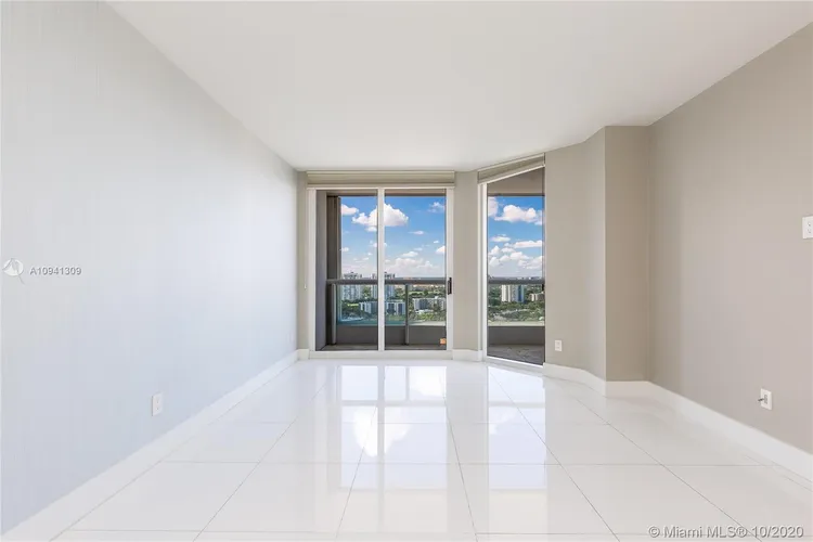 South Tower at the Point #2608 image #18