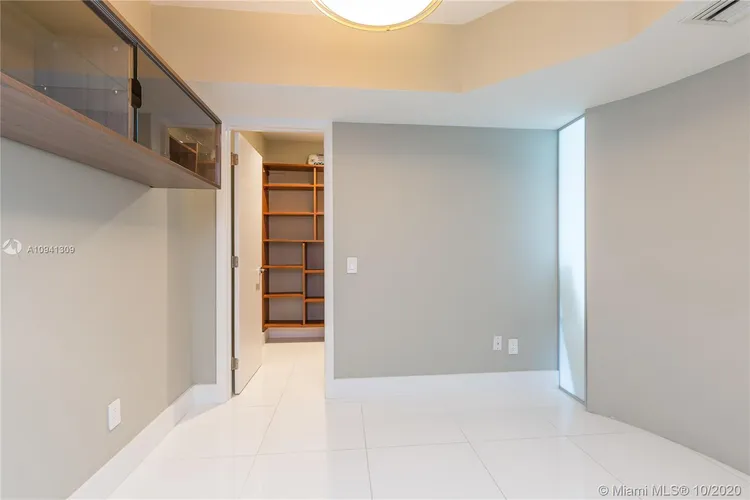 South Tower at the Point #2608 image #20