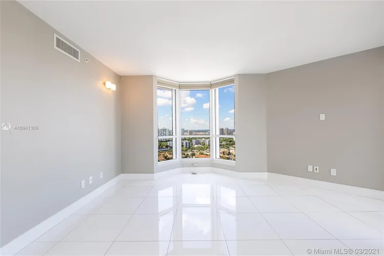 South Tower at the Point #2608 image #6