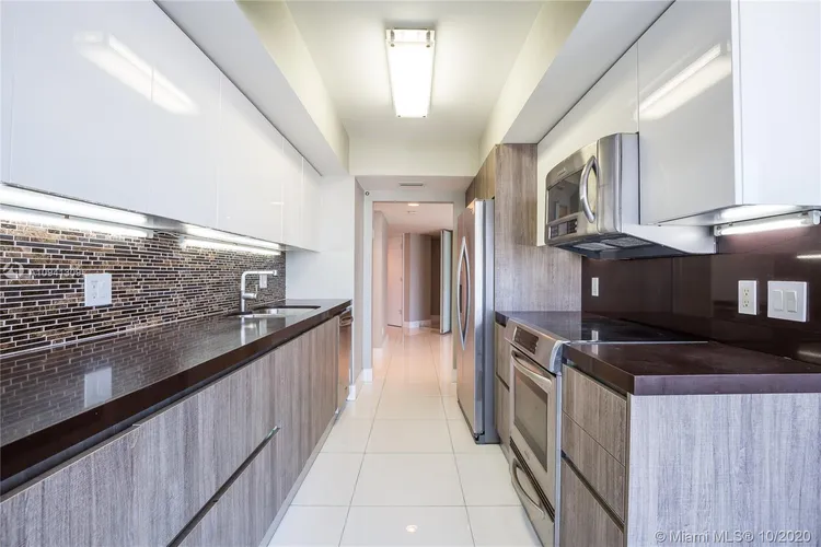 South Tower at the Point #2608 image #9