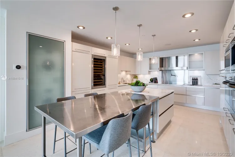 Grovenor House #2804 image #13