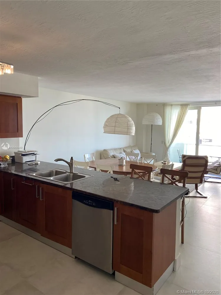 Spiaggia #503 image #6