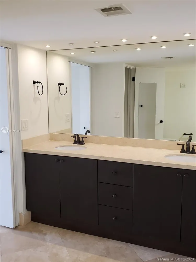 Champlain Towers East #3F image #18