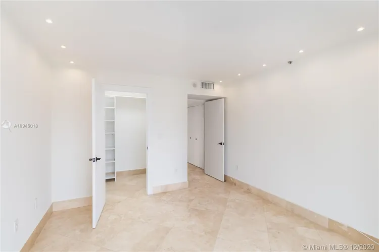 Champlain Towers East #3F image #26