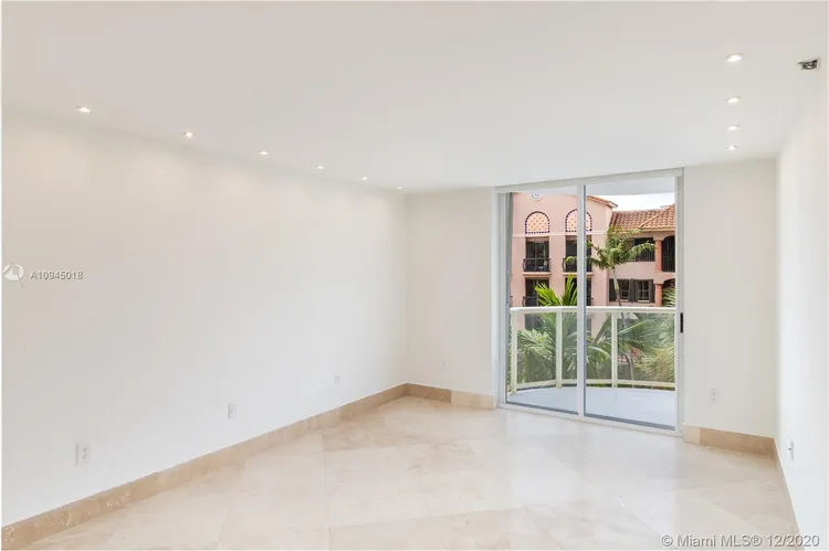 Champlain Towers East #3F image #28