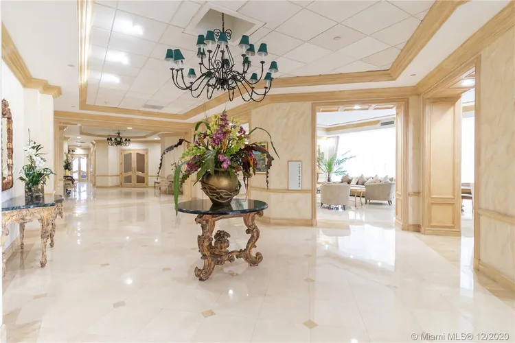 Champlain Towers East #3F image #35