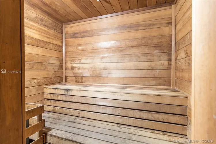 Champlain Towers East #3F image #37