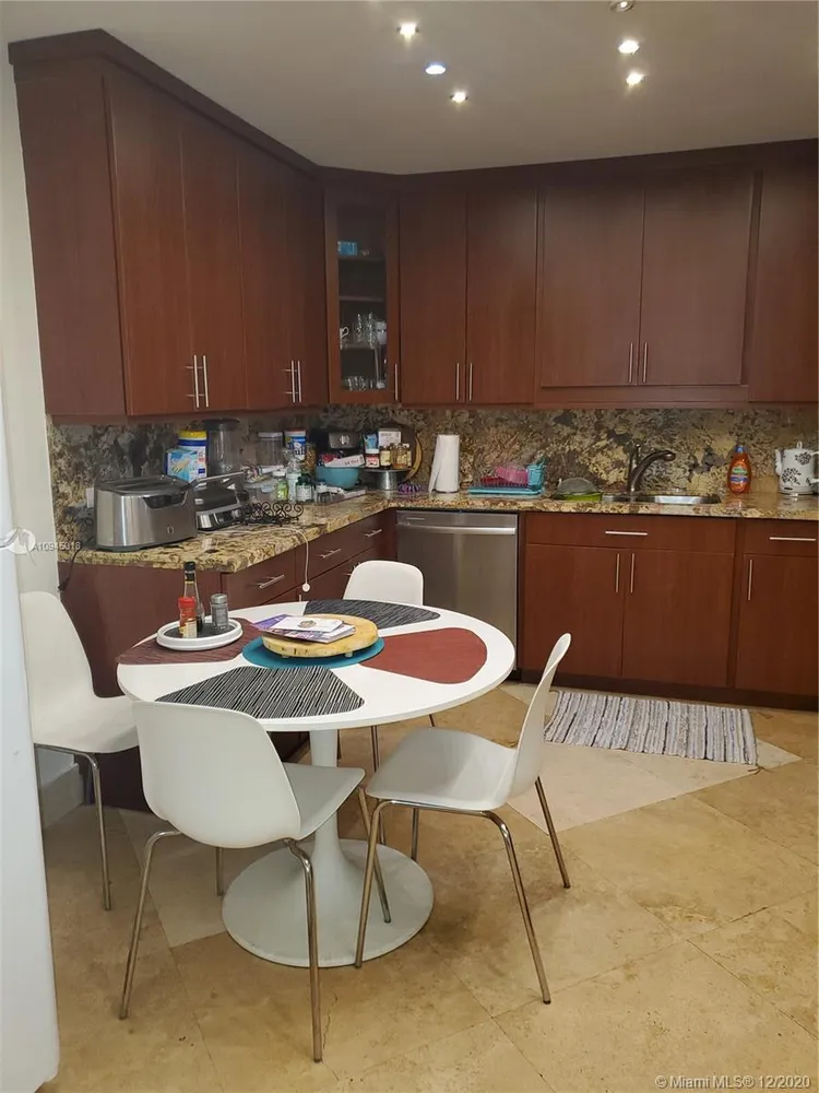 Champlain Towers East #3F image #7