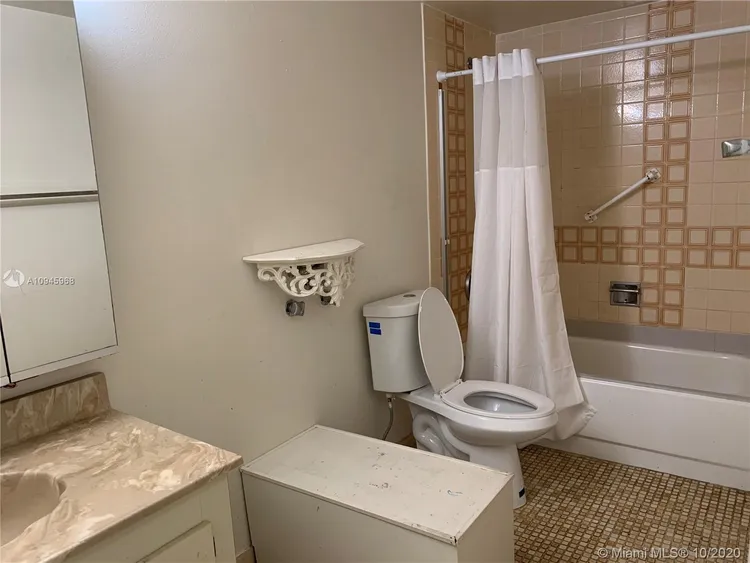 Olympus Towers and Marina #617 image #21