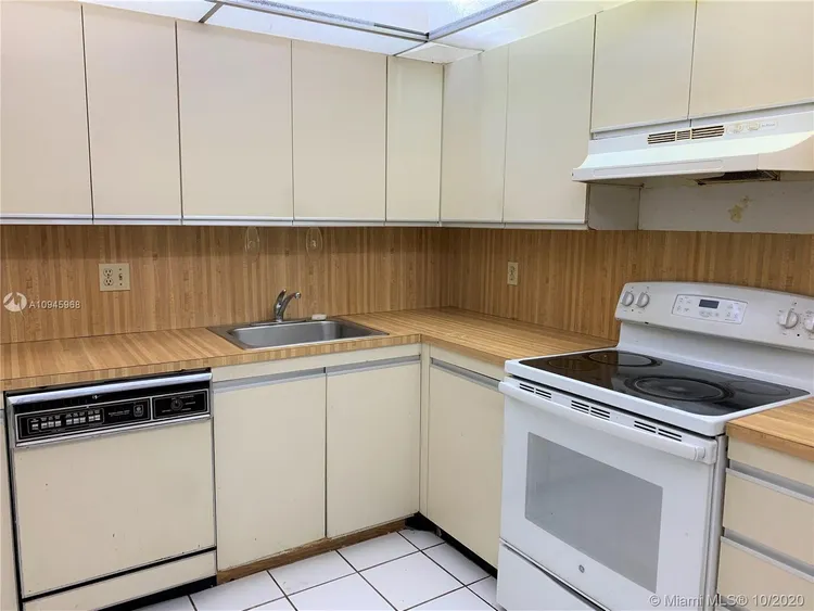 Olympus Towers and Marina #617 image #6