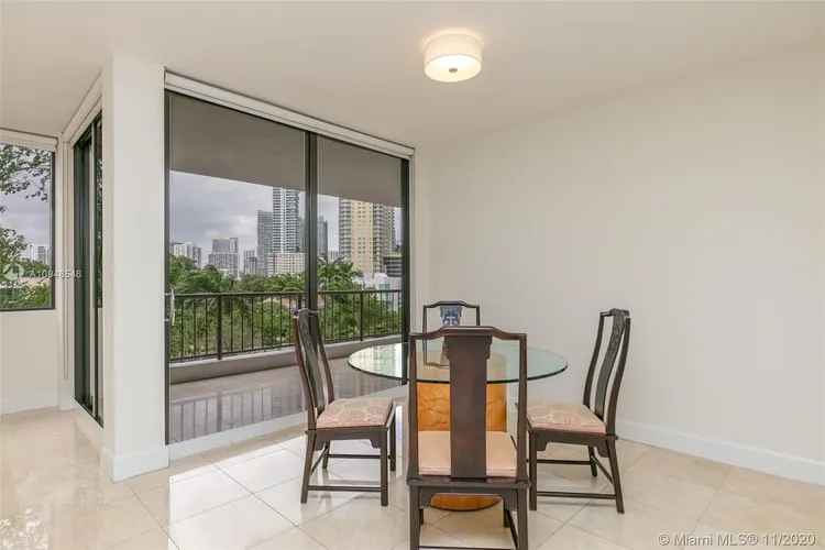 Villa Regina Condo #207 image #11