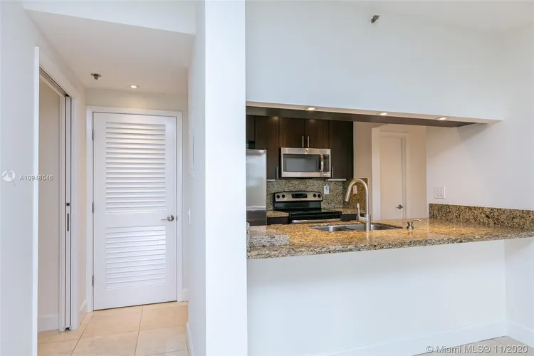 Villa Regina Condo #207 image #13