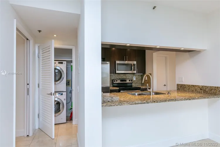 Villa Regina Condo #207 image #14